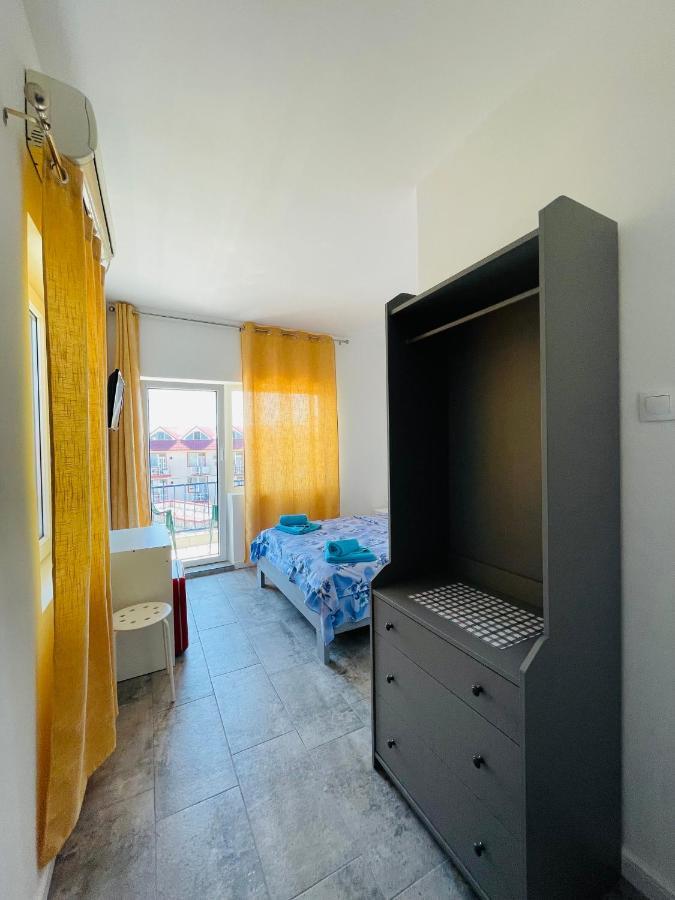 Pierre La Tarmul Marii -Primim Vouchere Vacanta Hostel Costinesti Exterior photo