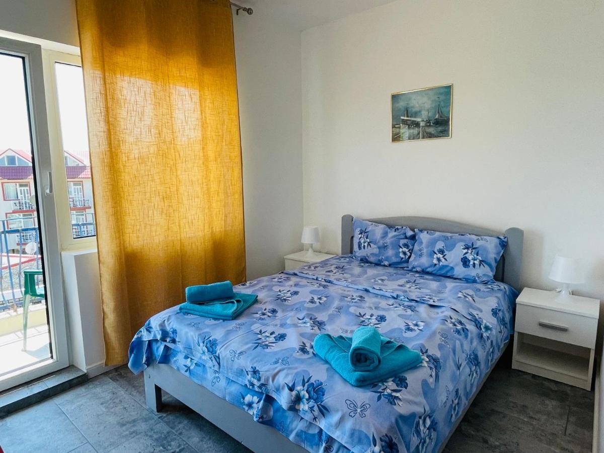 Pierre La Tarmul Marii -Primim Vouchere Vacanta Hostel Costinesti Exterior photo